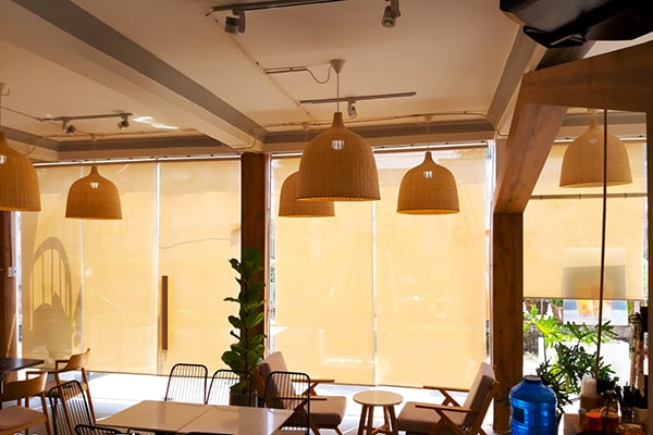 rèm cuốn lưới văn phòng